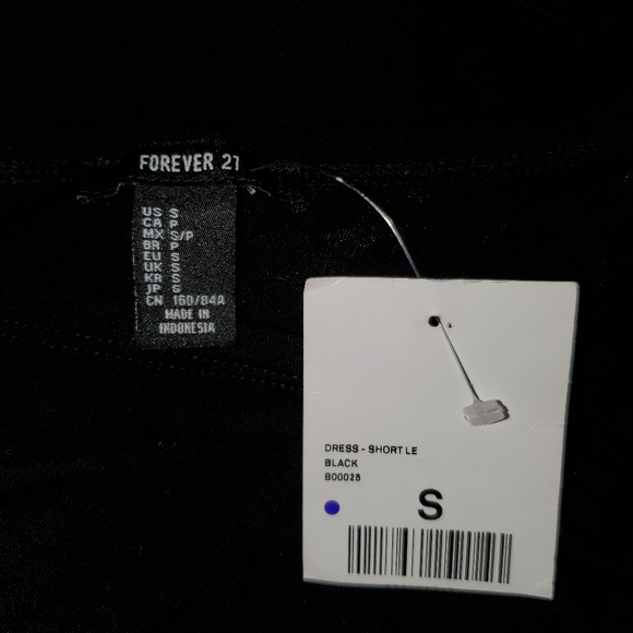 Dress - Picture 3 of 4